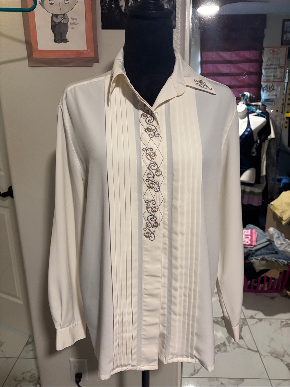 Alfred Dunner Cream Embroidered Pleated Button-Up Blouse